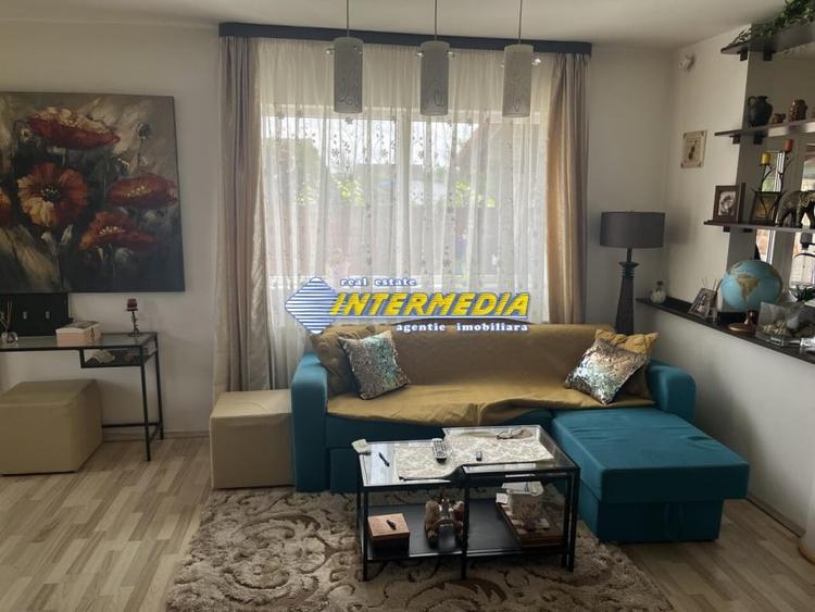 Casă individuală cu 3 camere cu Canalizare în Cetate