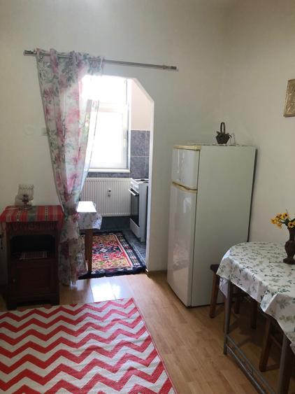 Garsonieră decomandată în Central