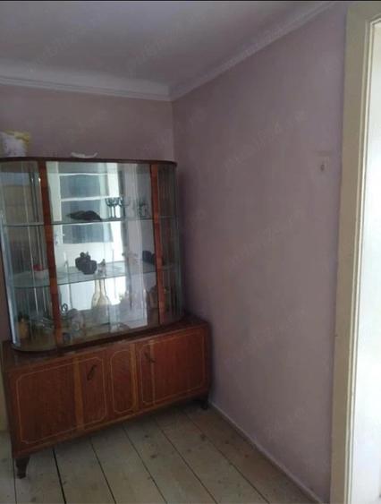 Casă cu 5 camere cu Teren 240 Mp în 23 August