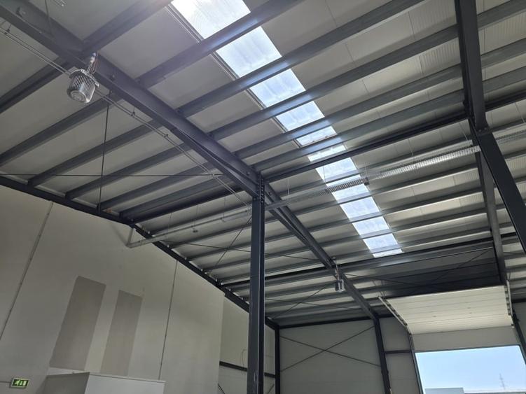 Spațiu industrial, de 530 mp, în Ozun