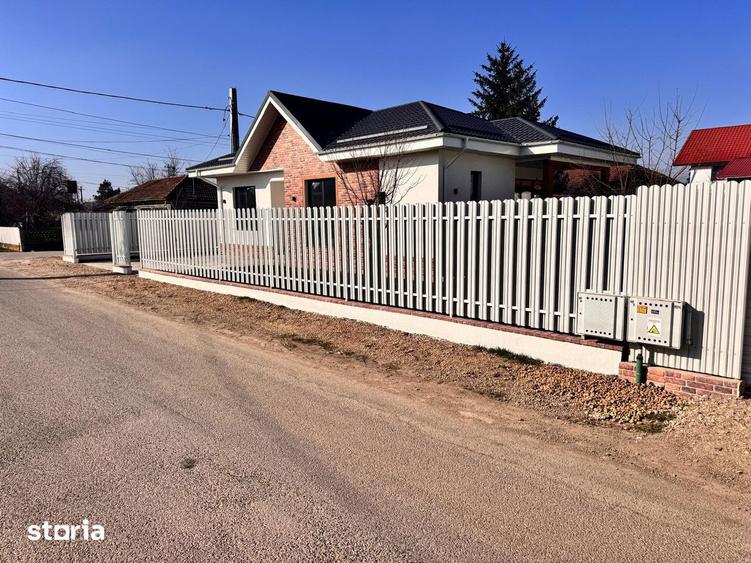 Casă cu 4 camere cu Teren 350 Mp în Crevedia