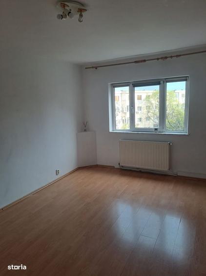 Apartament cu 2 camere decomandat în Sud