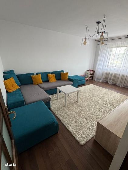 Apartament cu 3 camere decomandat în Boșteni