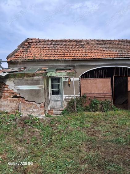 Casă în Săcel