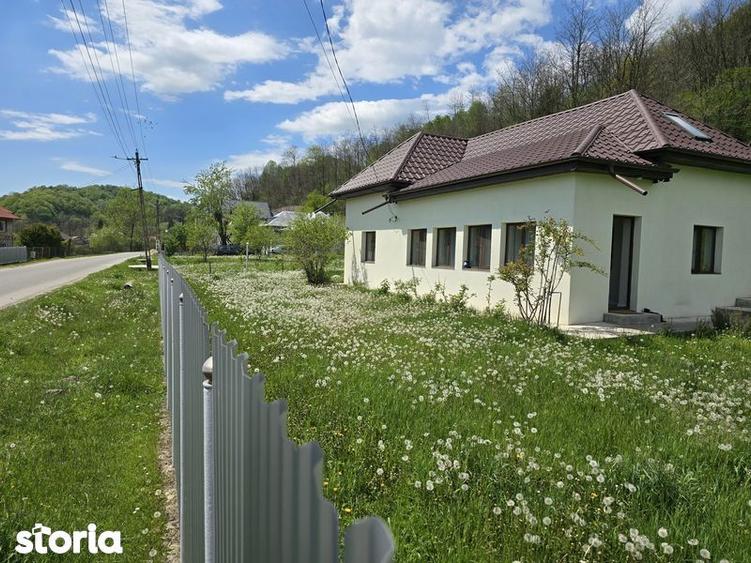 Casă cu 2 camere cu Teren 75 Mp în Valea