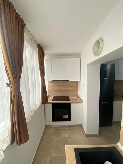 Apartament cu 3 camere decomandat în Rogerius