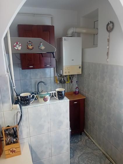 Apartament cu 4 camere decomandat în Calea Romanului