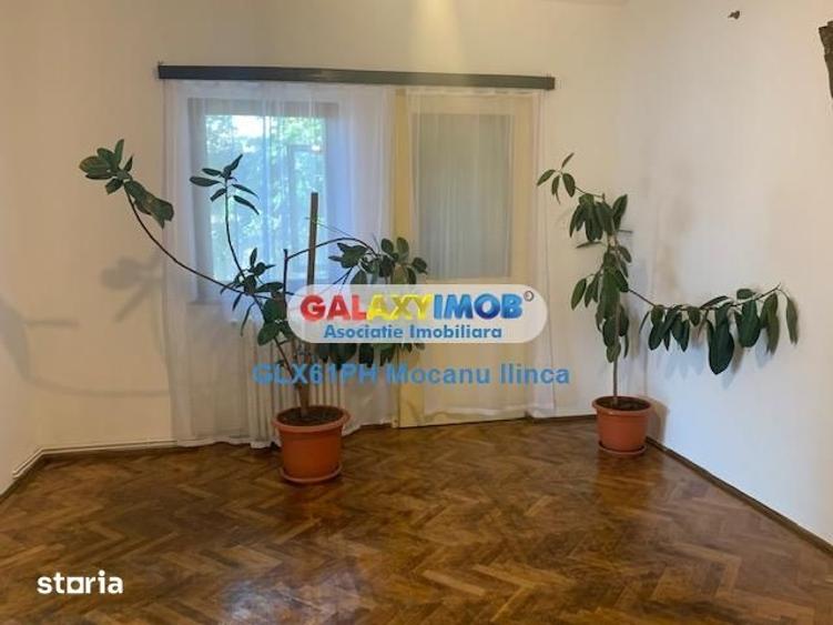 Spațiu comercial, de 140 mp, în Democrației
