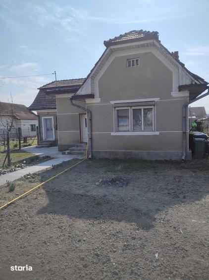 Casă cu 2 camere cu Teren 100 Mp în Central