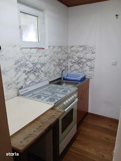 Casă cu 4 camere cu Teren 100 Mp în Izvoarele