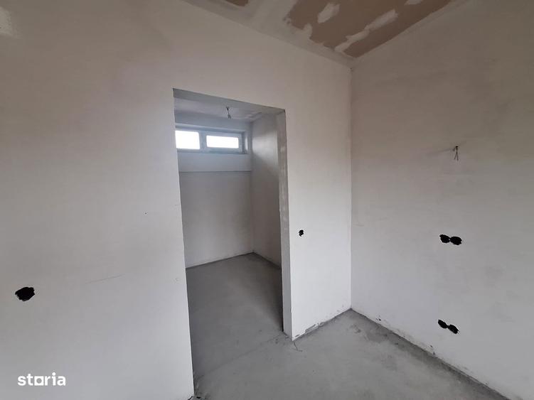 Casă cu 5 camere cu Teren 180 Mp în Apahida