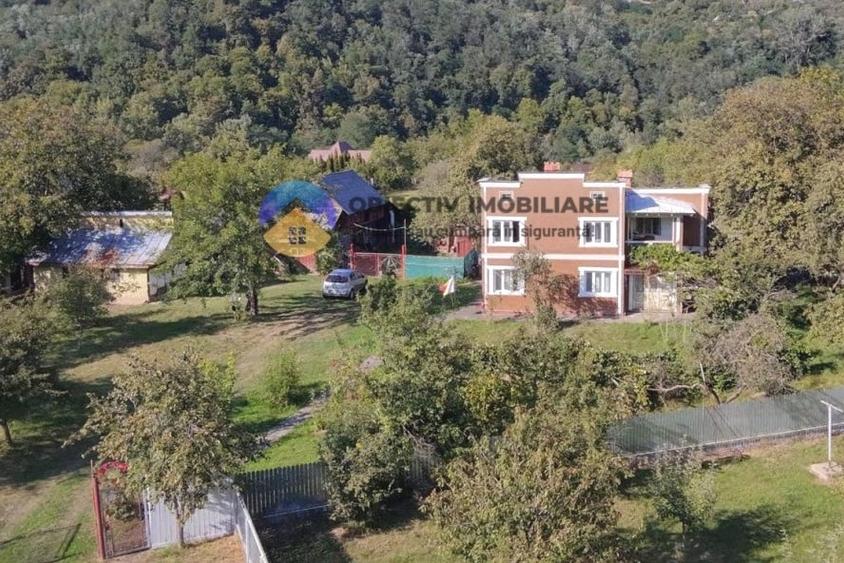 Casă cu 6 camere cu Teren 6329 Mp în Alexandru cel Bun