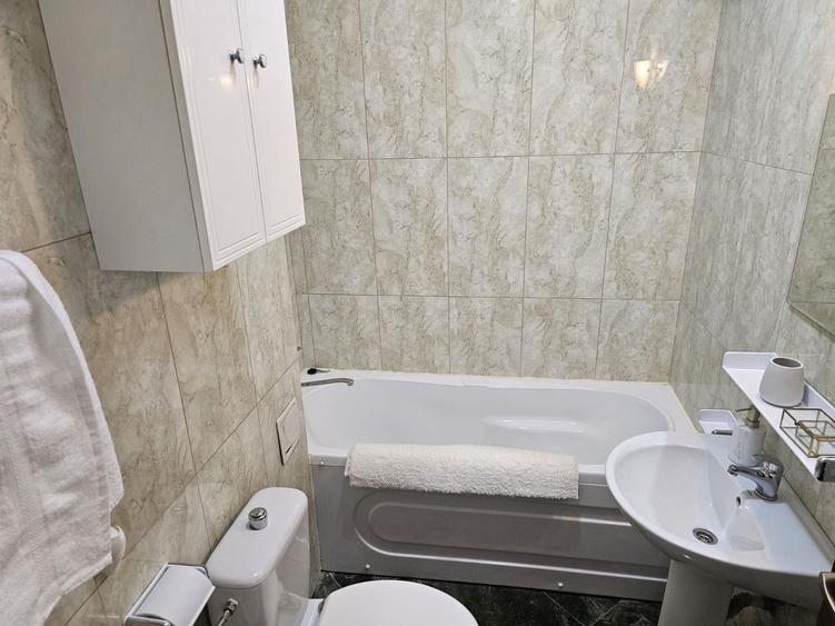 Garsonieră decomandată, mobilată în Bd. Coșbuc