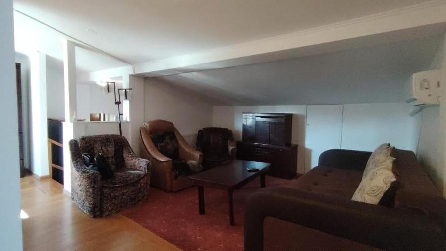 Apartament cu 4 camere în Parcul Carol