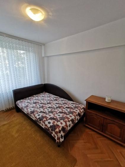 Apartament cu 3 camere decomandat în Tineretului