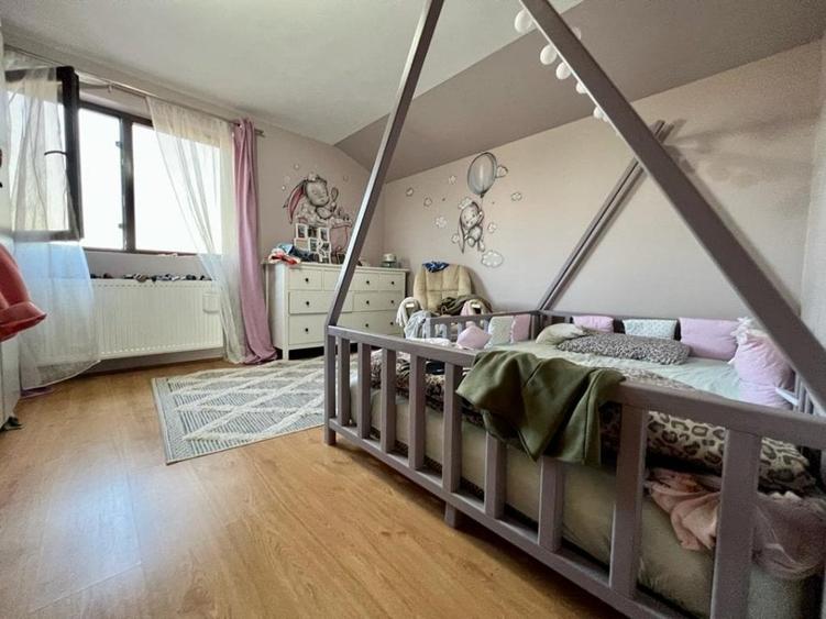 Casă cu 6 camere în Moșnița Veche - 12