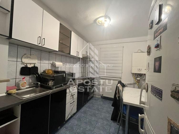 Apartament cu 2 camere, semidecomandat, etaj intermediar Apartament cu 2 camere, semidecomandat, etaj intermediar