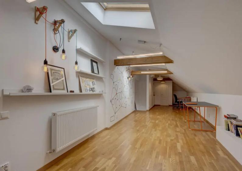 In Cartierul Evreiesc, casa 3 camere pivnita si mansarda - 2