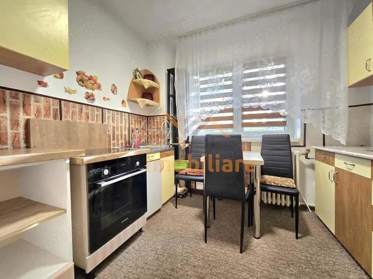 Apartament cu 3 camere decomandat în Nufărul