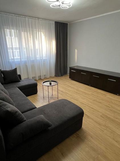 Ofer spre inchiriere Apartament 3 camere - 4