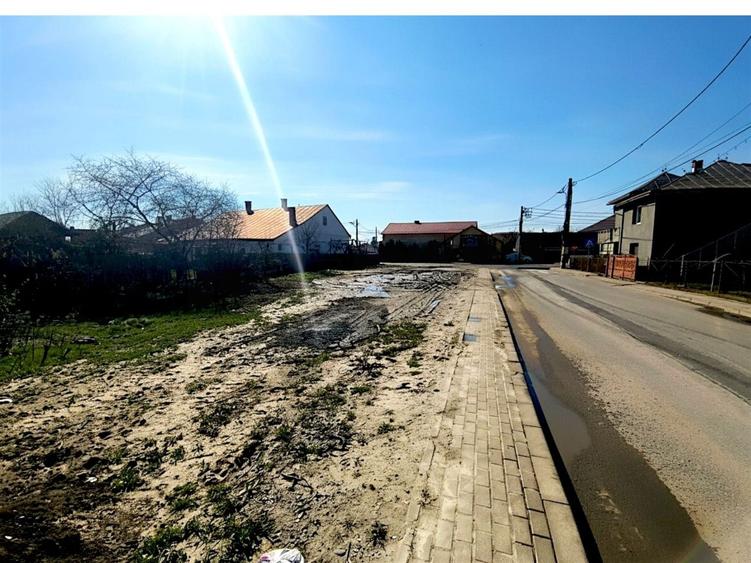 Teren Intravilan 732 MP | Itcani | Dublă Deschidere | Oportunitate - 1