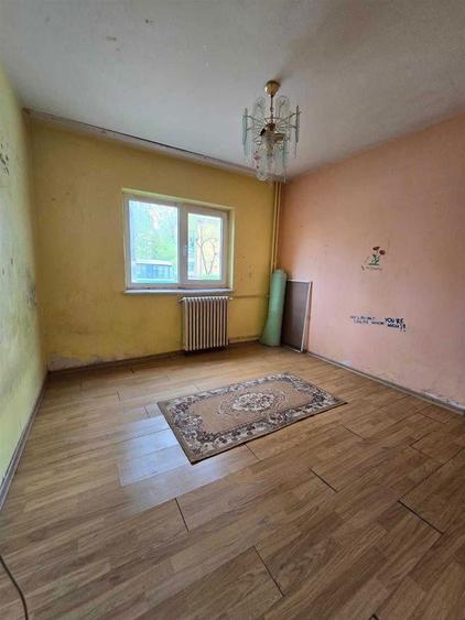 Dacia - statia Columnei, 3 camere decomandat la bulevard, liber - 1