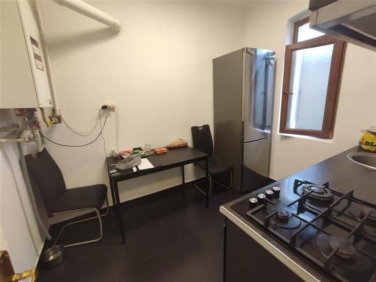 Vanzare apartament 2 camere Parcul Carol, in bloc mic, cu CT - 15