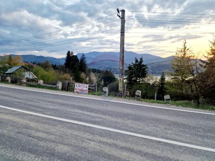 Teren cu vedere la Muntele Ceahlau - 11