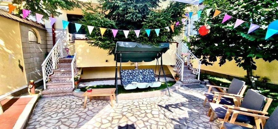 Vila deosebita aproape de Gara de Nord,construita in 1997,renovata 2020,8 camere - 16