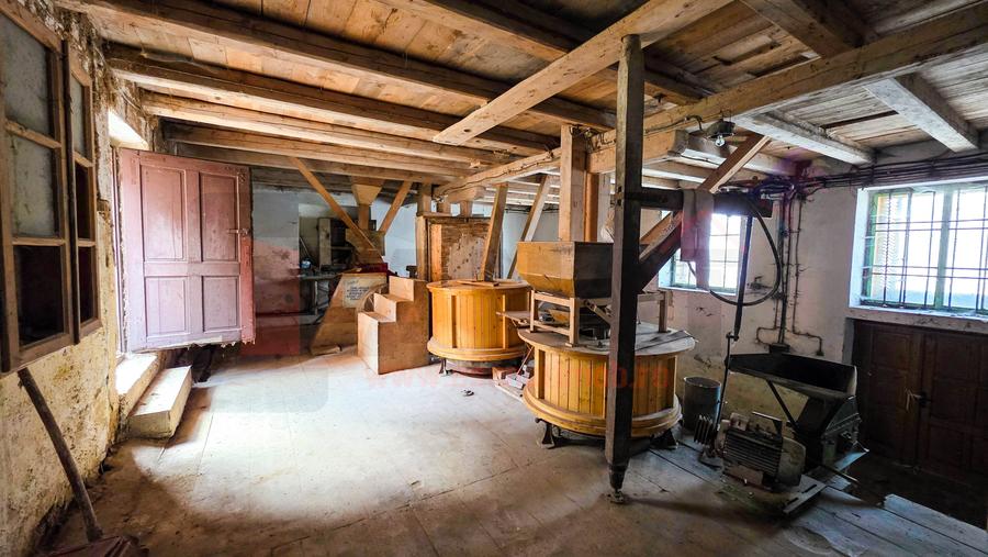 Casa + Moara + Spatiu Comercial, langa Primarie, 3 intrari |VIDEO - 5
