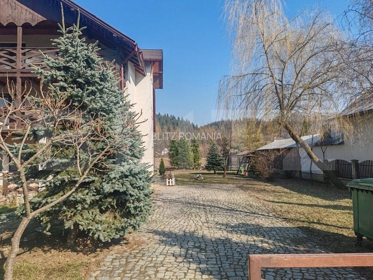 Pensiune cu 9 camere, 250 mp, teren de 900 mp, zona Manastirea Humorului