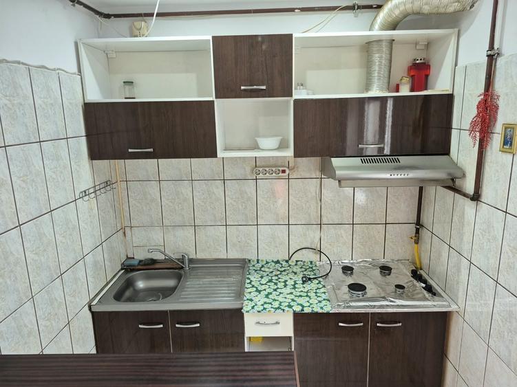 Apartament cu 2 camere semidecomandat în Brâncoveanu