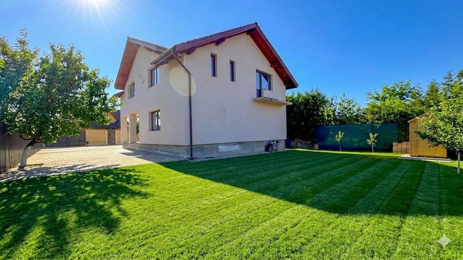 Casă spațioasă cu teren generos de 1200 mp | Zonă de case noi | Tărlungeni - 2