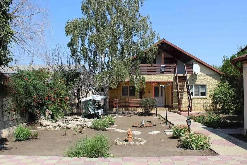 De neratat!!!! Vand urgent 2 case cu curte. Pre?ul NU este negociabil!!! - 9