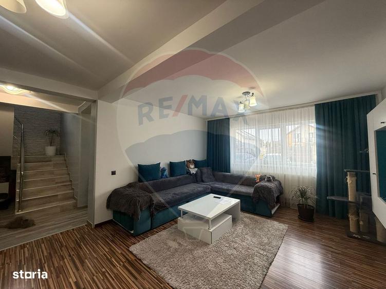 Casa / Vila cu 5 camere de vanzare - 8