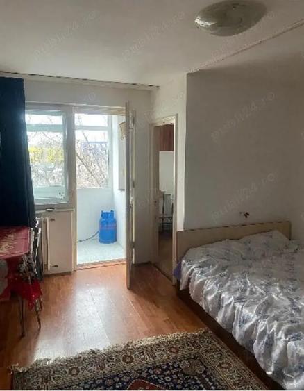 Garsoniera decomandata cu balcon zona Far - 6