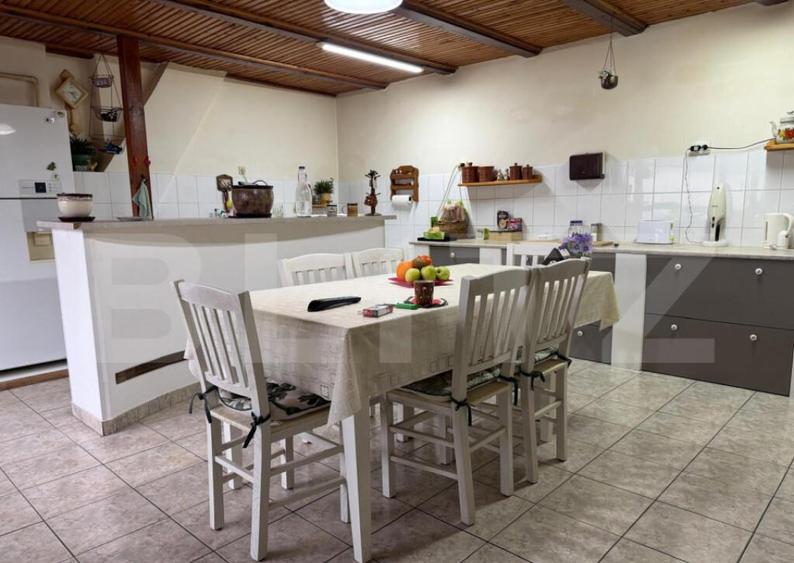 Casa de vanzare cu teren generos la doar 15 minute de - 9