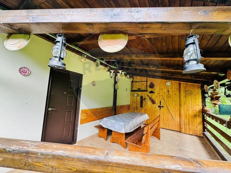 Casă / Vilă cu 4 camere de vânzare - 8