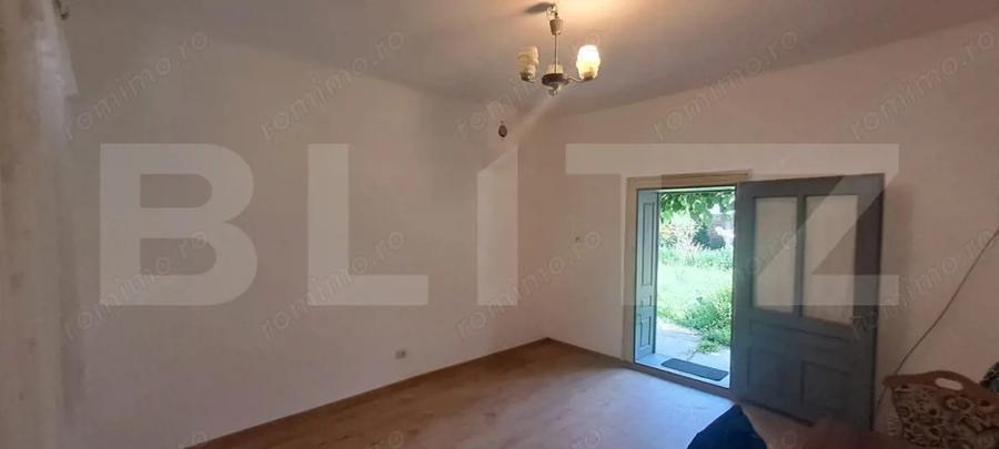 Casă cu 5 camere cu Teren 500 Mp în Berivoi