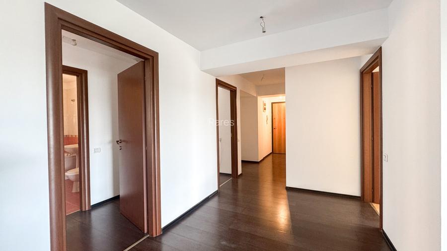 Apartament cu 3 camere decomandat în Vitan