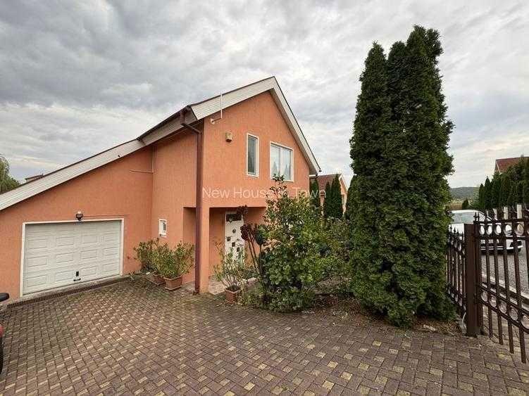 Casa spatioasa - Livezeni, 5 - 6 camere/ 190 mp + teren 920 mp - 1