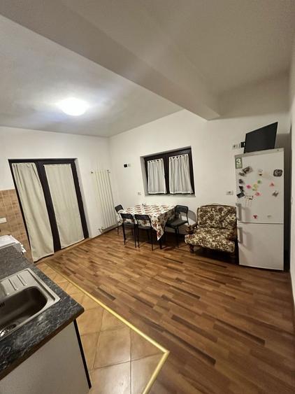 Persoana Fizica - Inchiriez apartament cu 2 camere decomandat. Loc de parcare inclus - zona Bucium - 5