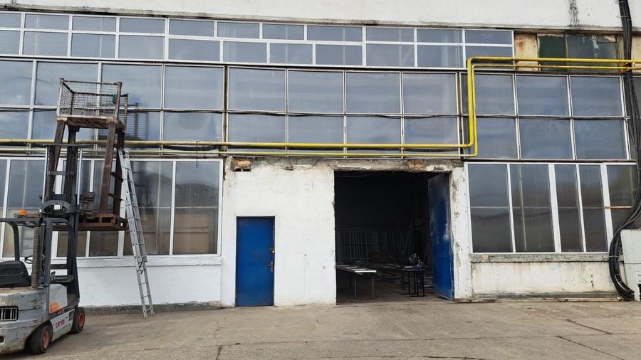 Intrare Codlea, dinspre Brasov, spatii de productie si depozitare - 1