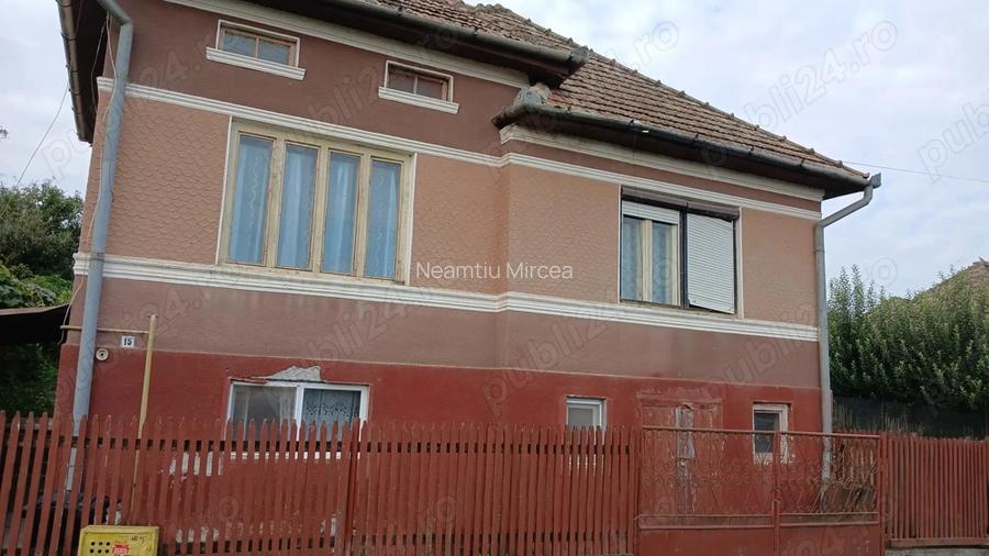 Casa de vanzare (parter + etaj)