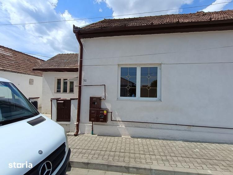 Apartament la casa ( triplex ) / 9 mai - 4