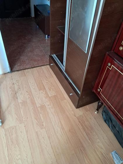 Titan, Piata 1 Decembrie 1918, str. Postavarul, - 5