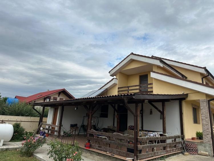 Casă spațioasă în Vânători, 5 camere, teren 1070 mp, livadă - 9