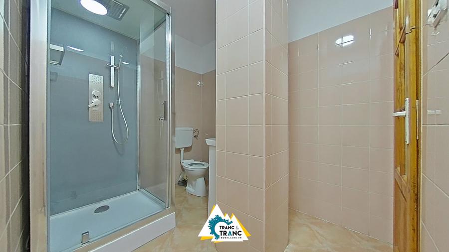 Casă cu 4 camere de închiriat pentru muncitori – zona Miorița, Arad (Micălaca) - 11