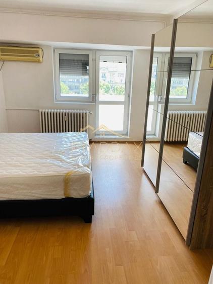 Apartament spațios cu 4 camere, vedere spectaculoasă către Palatul Parlamentului - 15