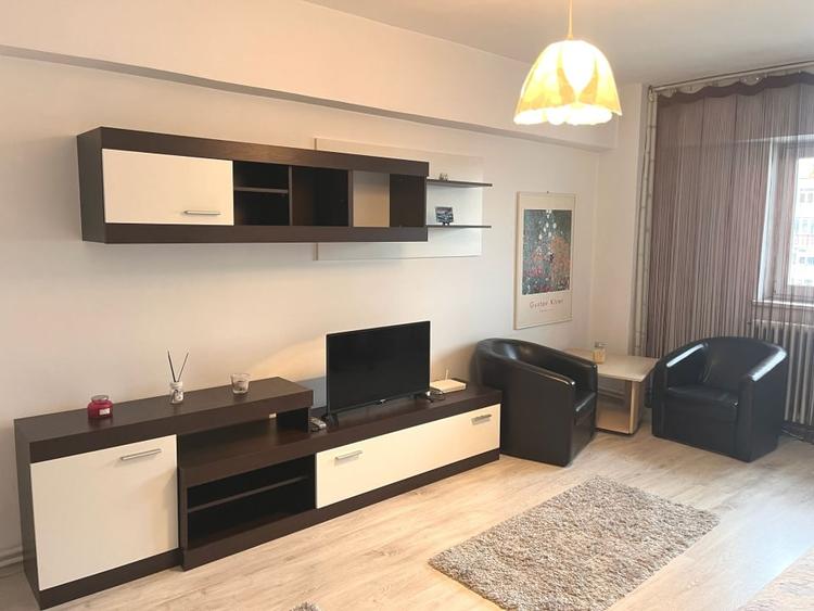 Apartament spatios 2 camere, centru, priveliste superba - zona Universitate - 14